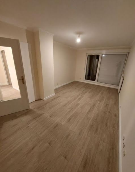 Location  appartement 2 pièces 46 m² à Cergy (95000), 960 €