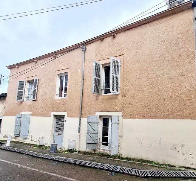 Vente maison 10 pièces 165.72 m² à Chaumont (52000), 66 000 €