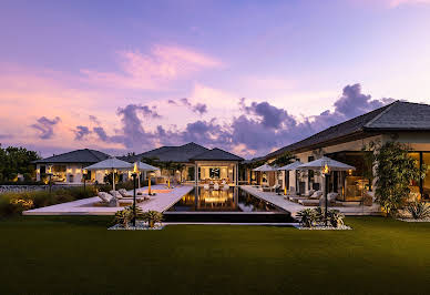 House with pool and terrace 1