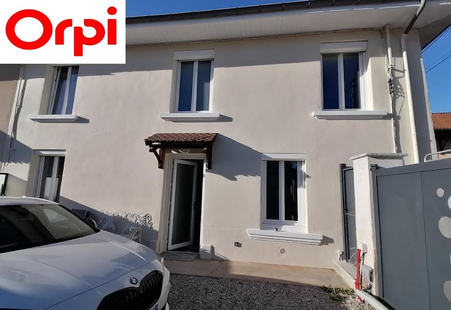 Location meublée maison 4 pièces 88 m² à Sillans (38590), 950 €