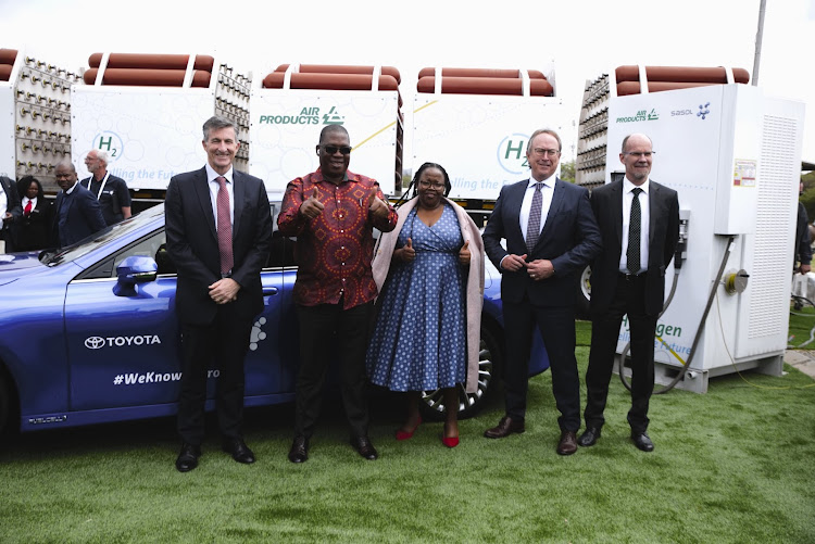 (From left to right) Toyota’s Andrew Kirby, Gauteng premier Panyaza Lesufi, roads and transport MEC Kedibone Diale-Tlabela, Sasol's Fleetwood Grobler and Air Products SA’s Rob Richardson.