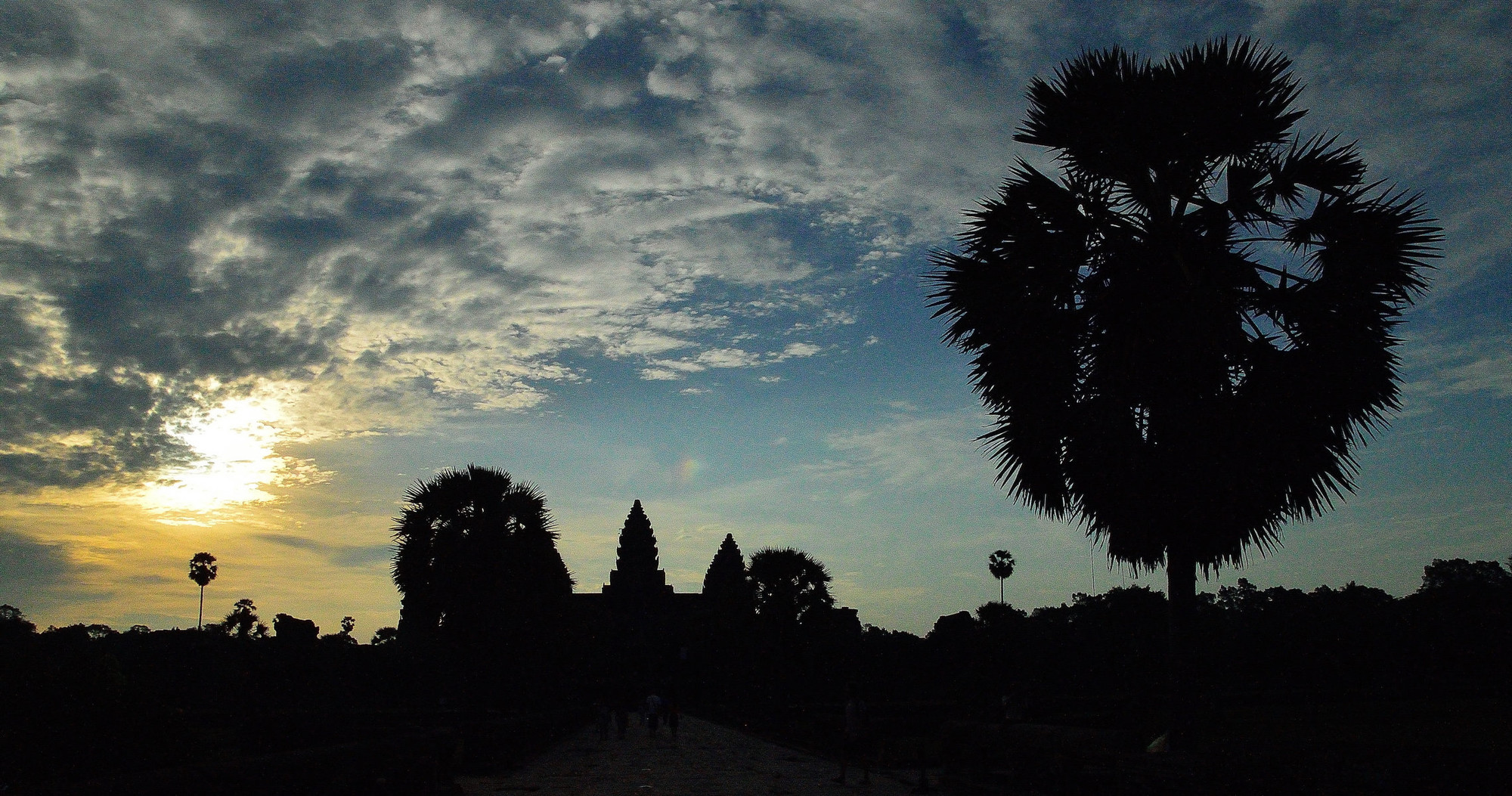 CONTROLUCE AD ANGKOR WAT di stef ian 86