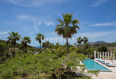 House with pool and terrace 5