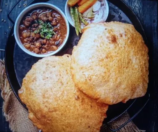 Paneer Chole Bhature