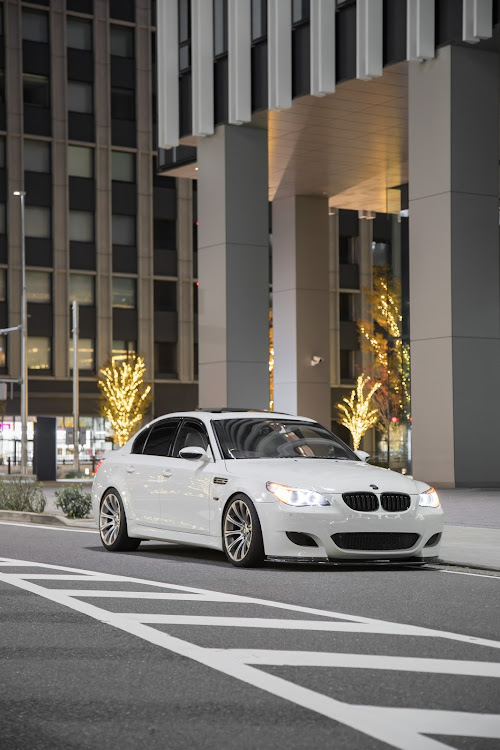M5のBMW・E60・M5・V10・#売りますに関するカスタム事例の投稿画像1枚目