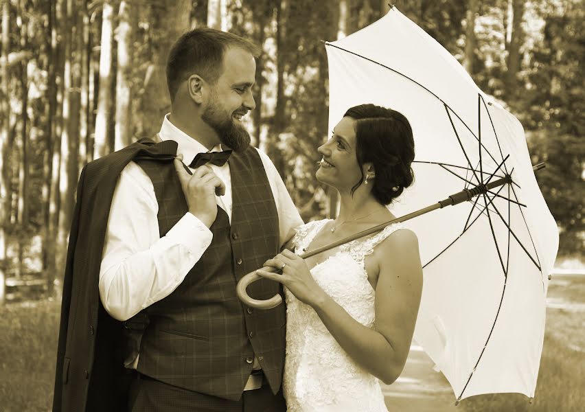 Fotógrafo de casamento Pavel Pfauser (studio-23). Foto de 21 de maio 2019