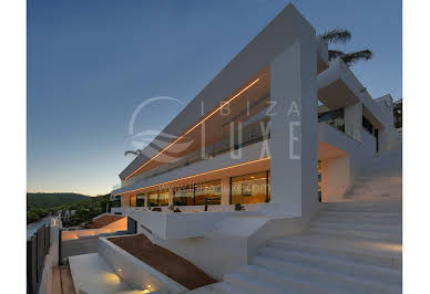 House with pool and terrace 3