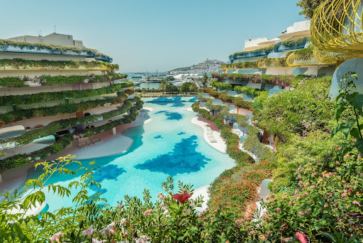 Apartment with terrace and pool 3