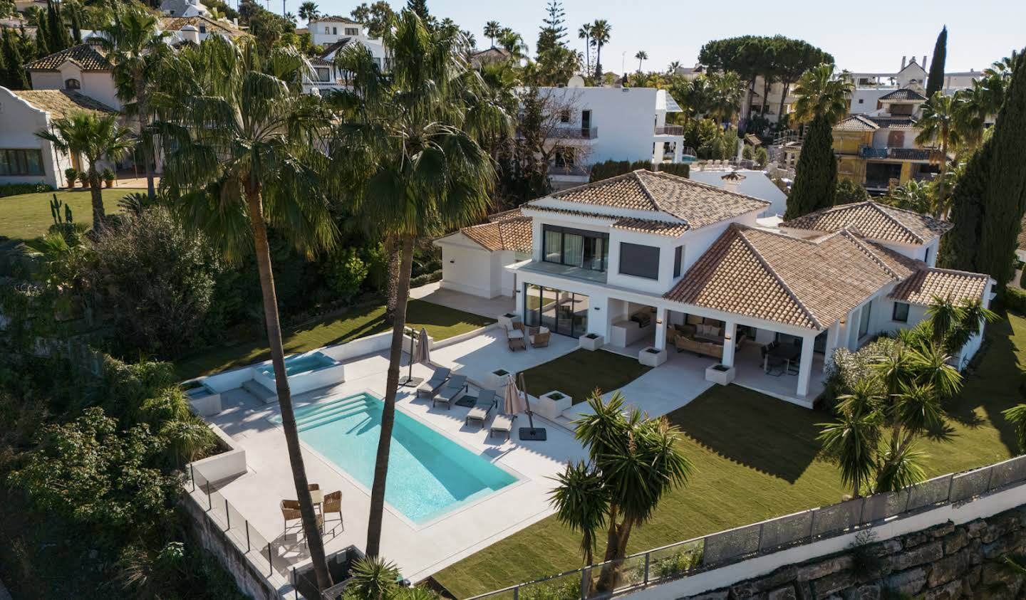 Villa with pool and garden Marbella