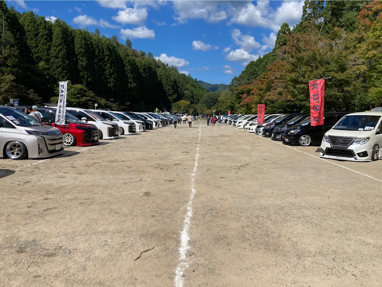 セレナのウラモジ☆ワークス・高雄MT・ドライブ・洗車に関するカスタム事例の投稿画像1枚目