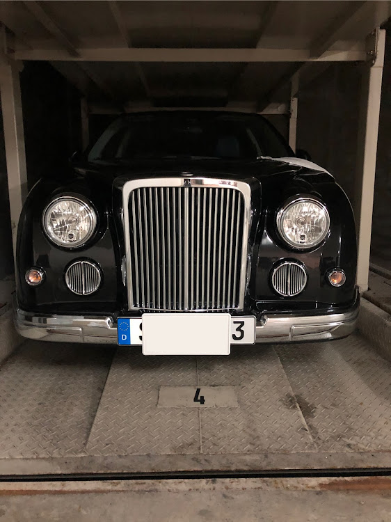 リューギの愛車・ユーロナンバー・光岡自動車・DIYに関するカスタム事例の投稿画像1枚目