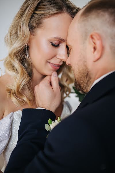 Fotógrafo de casamento Elvira Sabirova (elviraphotokzn). Foto de 10 de novembro 2023