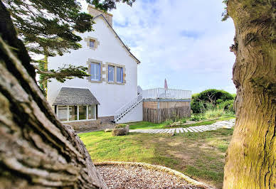 Propriété en bord de mer avec jardin 3