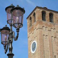 Il lampione e il campanile di 