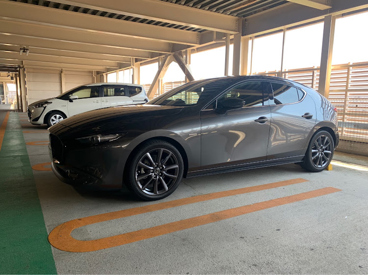 MAZDA3のMAZDA3・駐車場・買い物に関するカスタム事例の投稿画像1枚目