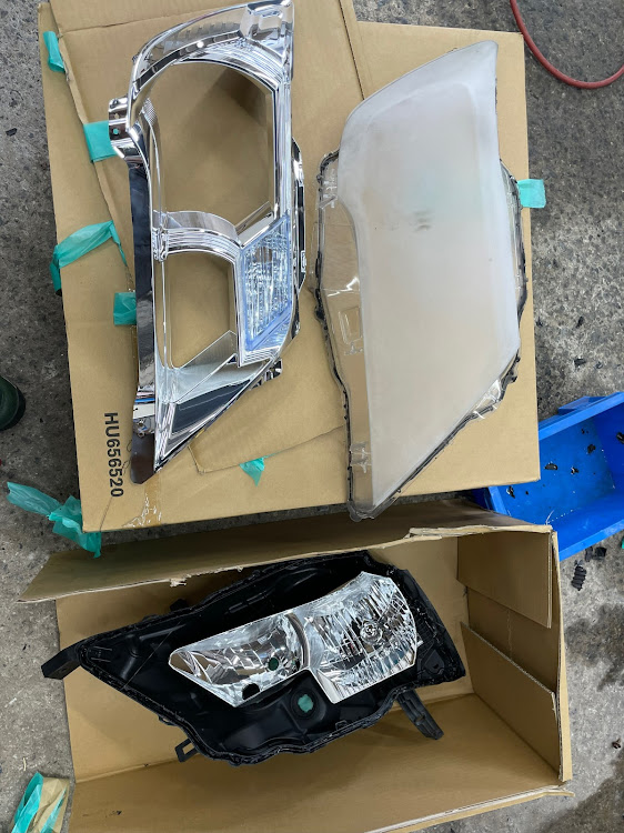 セレナのC25セレナ・シルクプレイズ・K.S.G(KyusyuuSerenaGroup)・ウラモジ☆ワークス・ヘッドライト作成に関するカスタム事例の投稿画像2枚目