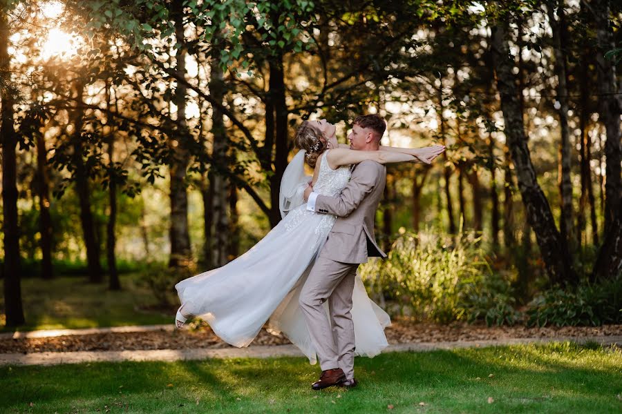 Fotógrafo de casamento Iwona Wiesław Szczurowie (alfakadr). Foto de 13 de novembro 2023