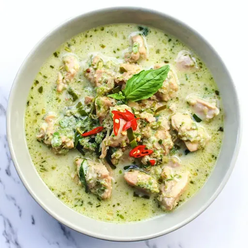 Chicken Thai Green Curry With Steamed Rice
