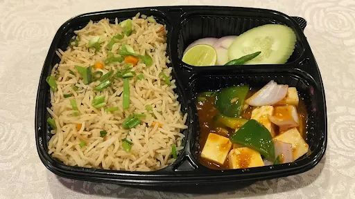 Veg Fried Rice With Chilli Paneer