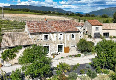 House with pool and terrace 3