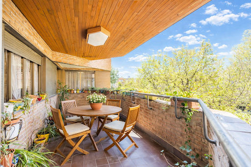 Apartment with terrace 1