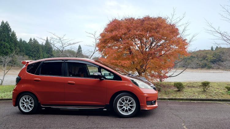 フィットの2024ベストショット11月・紅葉と愛車・紅葉とコラボ🍁・ドライブ・11月も残りわずか…に関するカスタム事例の投稿画像3枚目