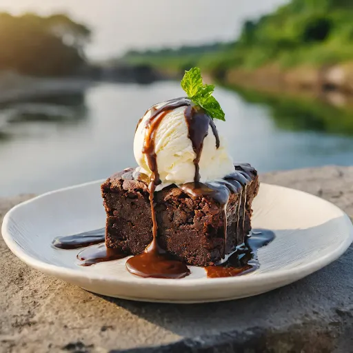 Hot Chocolate Brownie With Vanilla Ice Cream [100 Ml, 50 Grams]