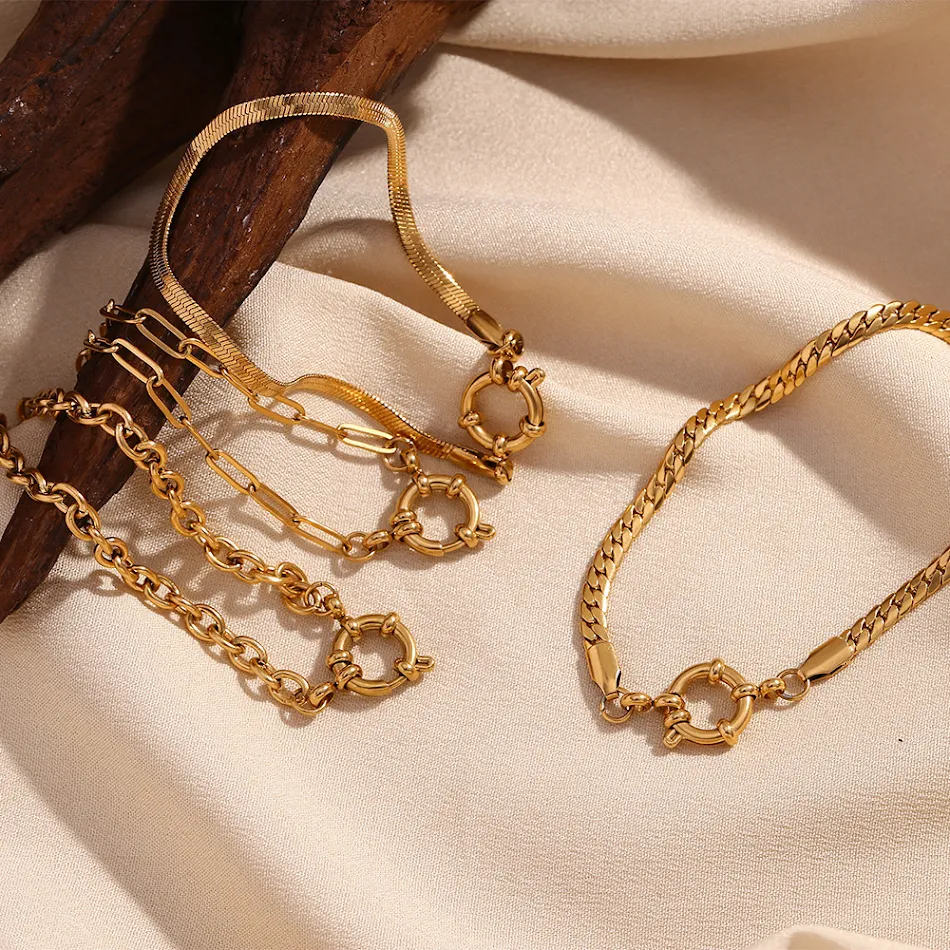 Chaîne simple tendance européenne et américaine, acier inoxydable, plaqué or 18K, fermoir fronde, bijou femme.
