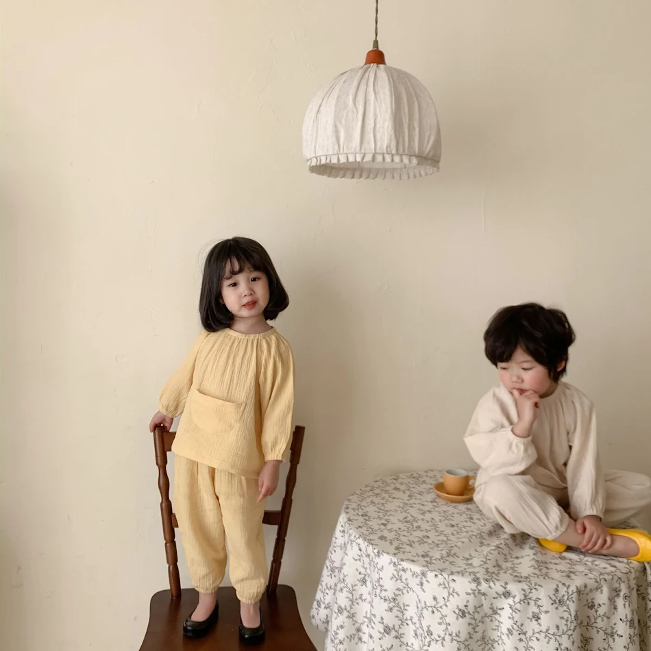 Ensemble de pyjama en coton pour enfants, pantalon de mode. Doux, confortable et respirant pour des nuits de sommeil idéales. Parfait pour les enfants.
