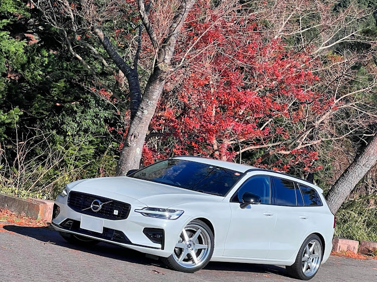 V60の12月もよろしくお願いしますに関するカスタム事例の投稿画像1枚目