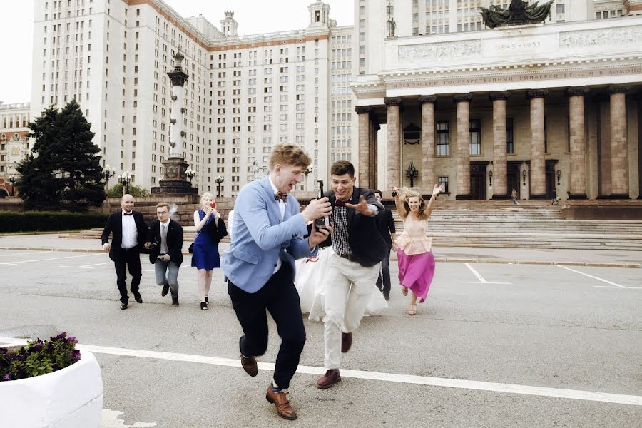 婚禮攝影師Vasilisa Vakhromova（vasilisav）。2017 3月30日的照片
