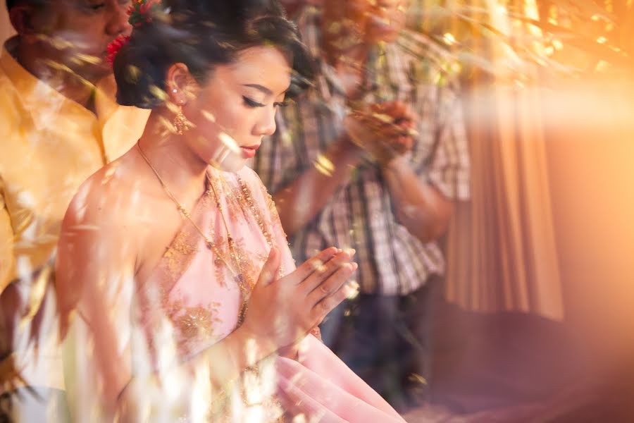 Fotógrafo de casamento Cherdchai Punsuk (jochoz). Foto de 27 de janeiro 2014