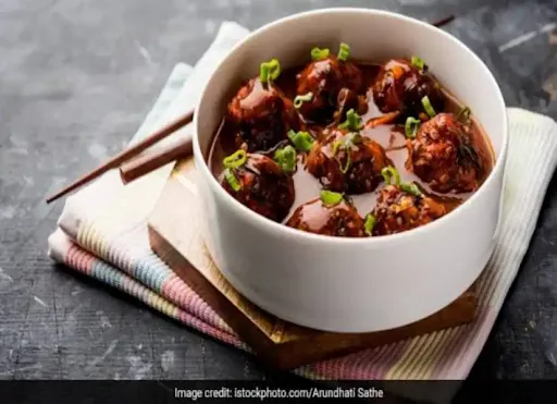 CHICKEN MANCHURIAN SEMI GRAVY