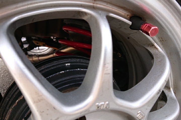 エッセのリアバネ交換に関するカスタム事例の投稿画像3枚目