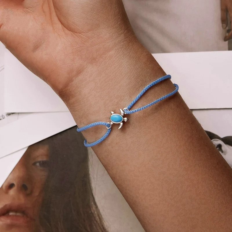 Pulsera de tortuga azul de plata de ley S925 simple para un estilo diario elegante. El diseño minimalista perfecto.