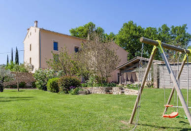 House with pool and garden 4