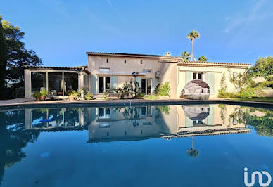 Maison avec piscine et terrasse 4