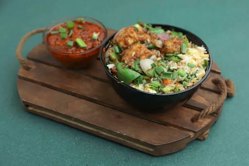 Chilli Paneer Bowl (5 Pcs), Veg Hakka Noodles or Veg Fried Rice Bowl