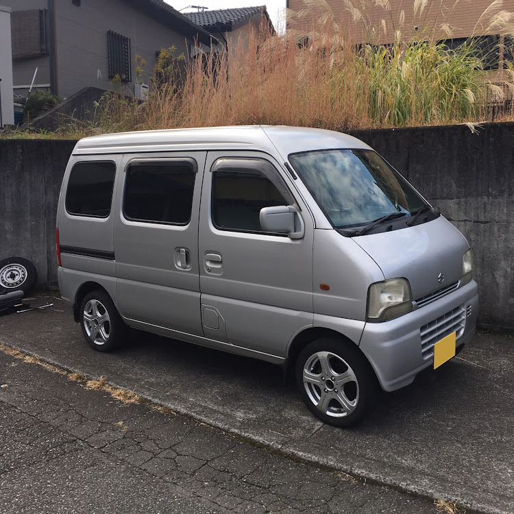 エブリイバンのDA52・エブリイバン・ホイール交換に関するカスタム事例の投稿画像1枚目