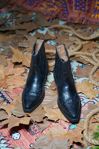 Title 4, New Hand-Rub Color Martin Cowboy Boot Neutral