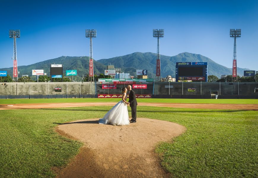 Wedding photographer Raymond Fuenmayor (raymondfuenmayor). Photo of 8 May 2019