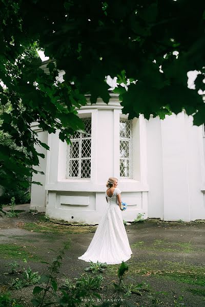 Fotógrafo de casamento Anna Rudanova (rudanovaanna). Foto de 5 de novembro 2017