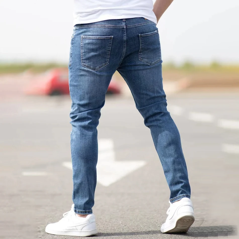 Slim Fit Skinny Denim Jeans Ripped für Herren – modische Hose mit Destroyed-Effekt, bequemer Schnitt für einen lässigen Look.