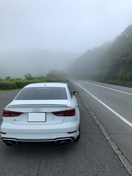 RS3 セダンの７月もよろしくお願いいたします・梅雨明け間近・大雨で被災された皆様へお見舞い申し上げます・ドライブに関するカスタム事例の投稿画像11枚目