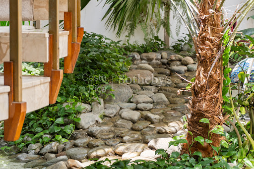 Property with garden 5