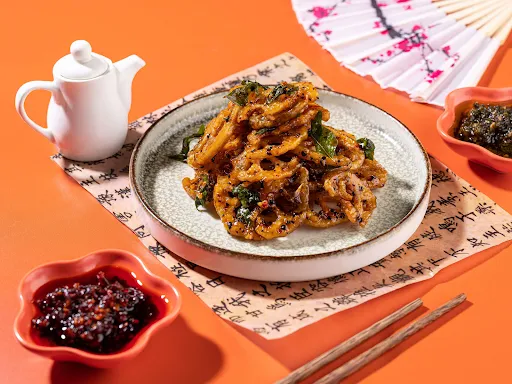 Crispy Lotus Stem With Curry Leaves And Black (Ak)