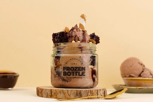 Nutty Hazelnut Cake Fudge Sundae