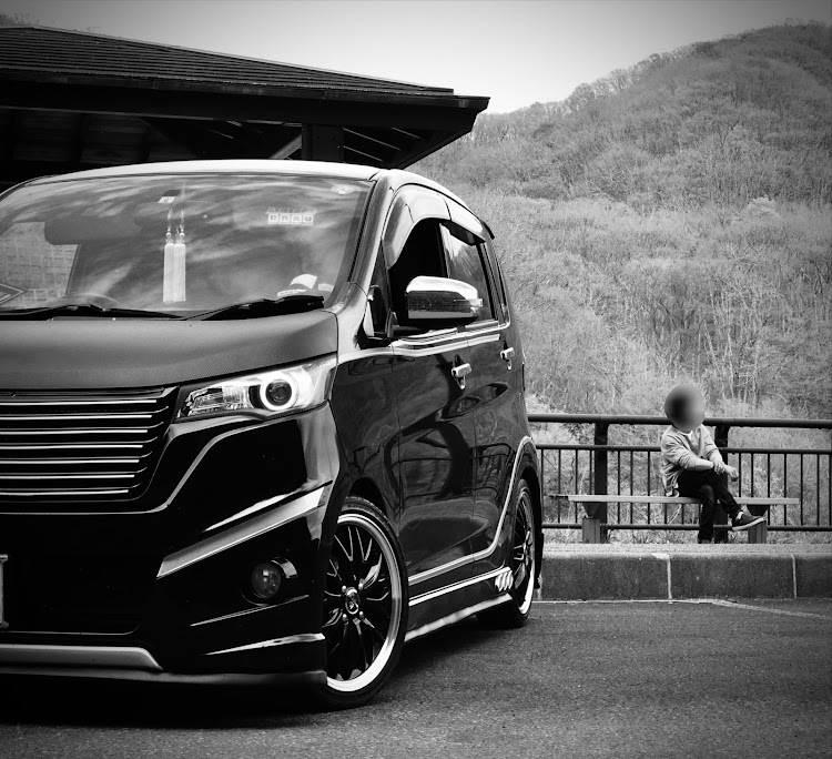 デイズハイウェイスターの愛車の白黒写真展・今月で所有して10年目に突入😌・梅雨入りに関するカスタム事例の投稿画像3枚目