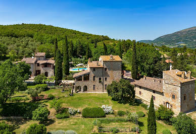 Corps de ferme avec jardin et piscine 7