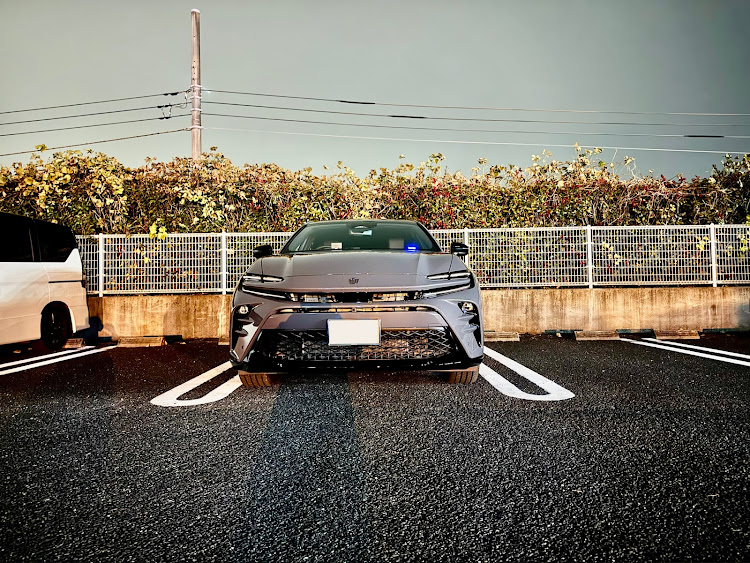 クラウンスポーツの駐車枠ぴったり選手権・クラウンスポーツRS・クラウンスポーツPHEV・幅広いに関するカスタム事例の投稿画像3枚目